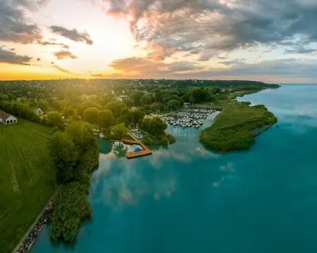 Szepkilatas Vendeghaz * Balatonfůzfő