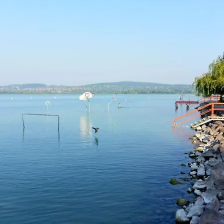 Szepkilatas Vendeghaz 度假居 Balatonfůzfő