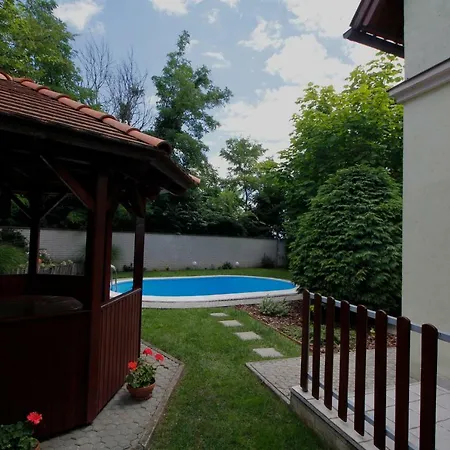Szepkilatas Vendeghaz Holiday home *