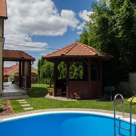 別荘 Szepkilatas Vendeghaz *