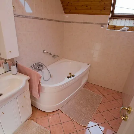 Szepkilatas Vendeghaz Holiday home Balatonfuzfo