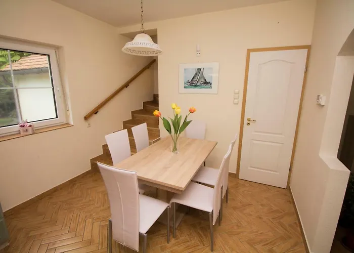 Szepkilatas Vendeghaz * Balatonfůzfő